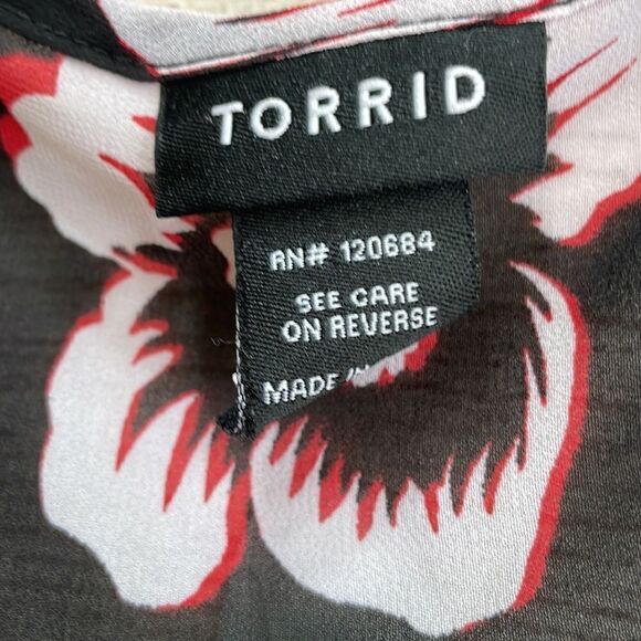 TORRID SWIM‎ COVERUP IN BLACK AND RED FLORAL PRINT - Picture 4 of 5